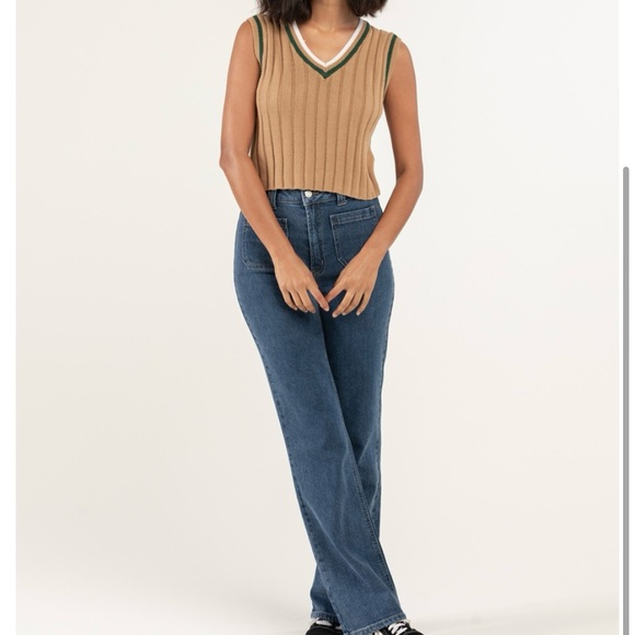 Tilly’s RSQ Tan and green cropped sweater vest size medium - Picture 5 of 6